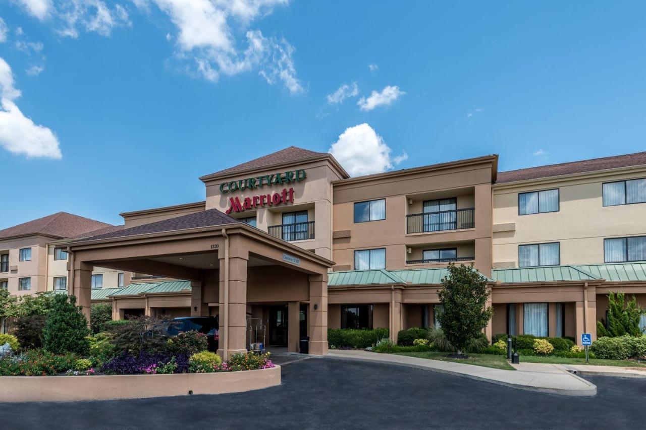 Courtyard Tupelo Hotel Exterior photo
